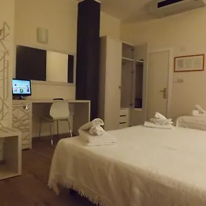hotel-aurora-misano-adriatico.emilia-romagnahotels.net/
