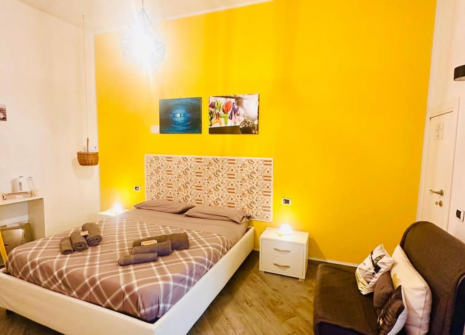 B&B Cosmoneapolitan 2*, Napoli