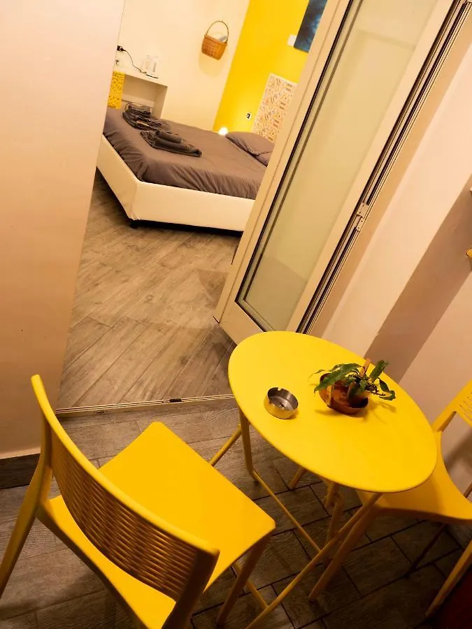 B&B Cosmoneapolitan 2*, Napoli
